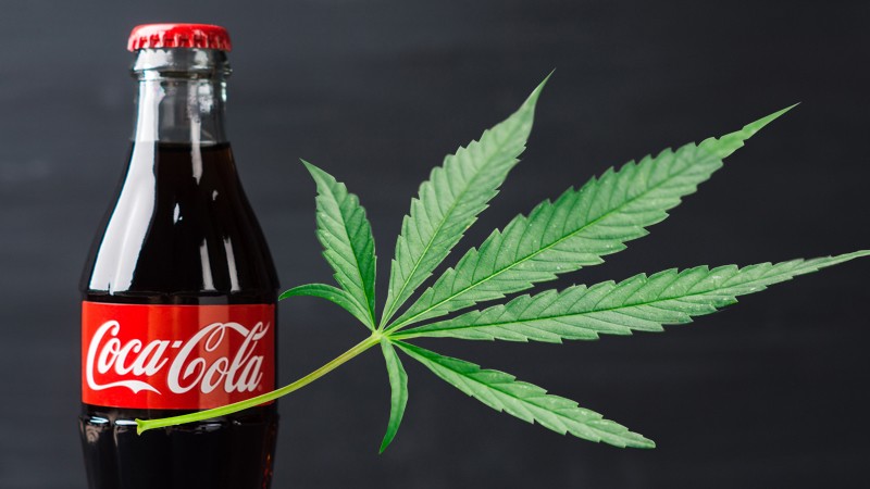¡Sorpresa! Una Coca-Cola de marihuana podría llegar pronto a los anaqueles