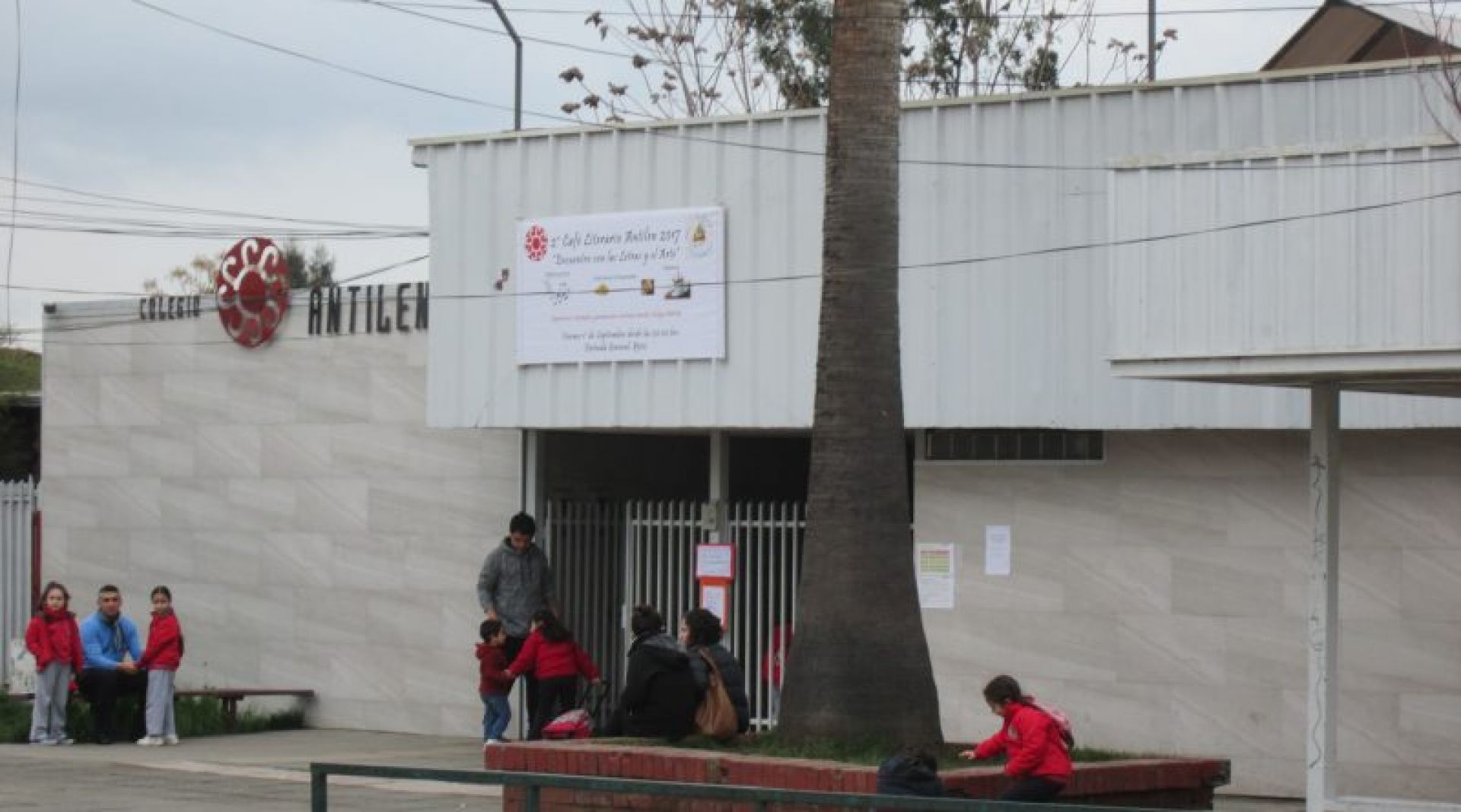 Colegio de Rengo será rematado con sus 600 alumnos incluidos