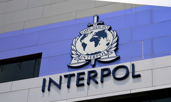 Interpol deja sin efecto orden de captura contra Rafael Correa