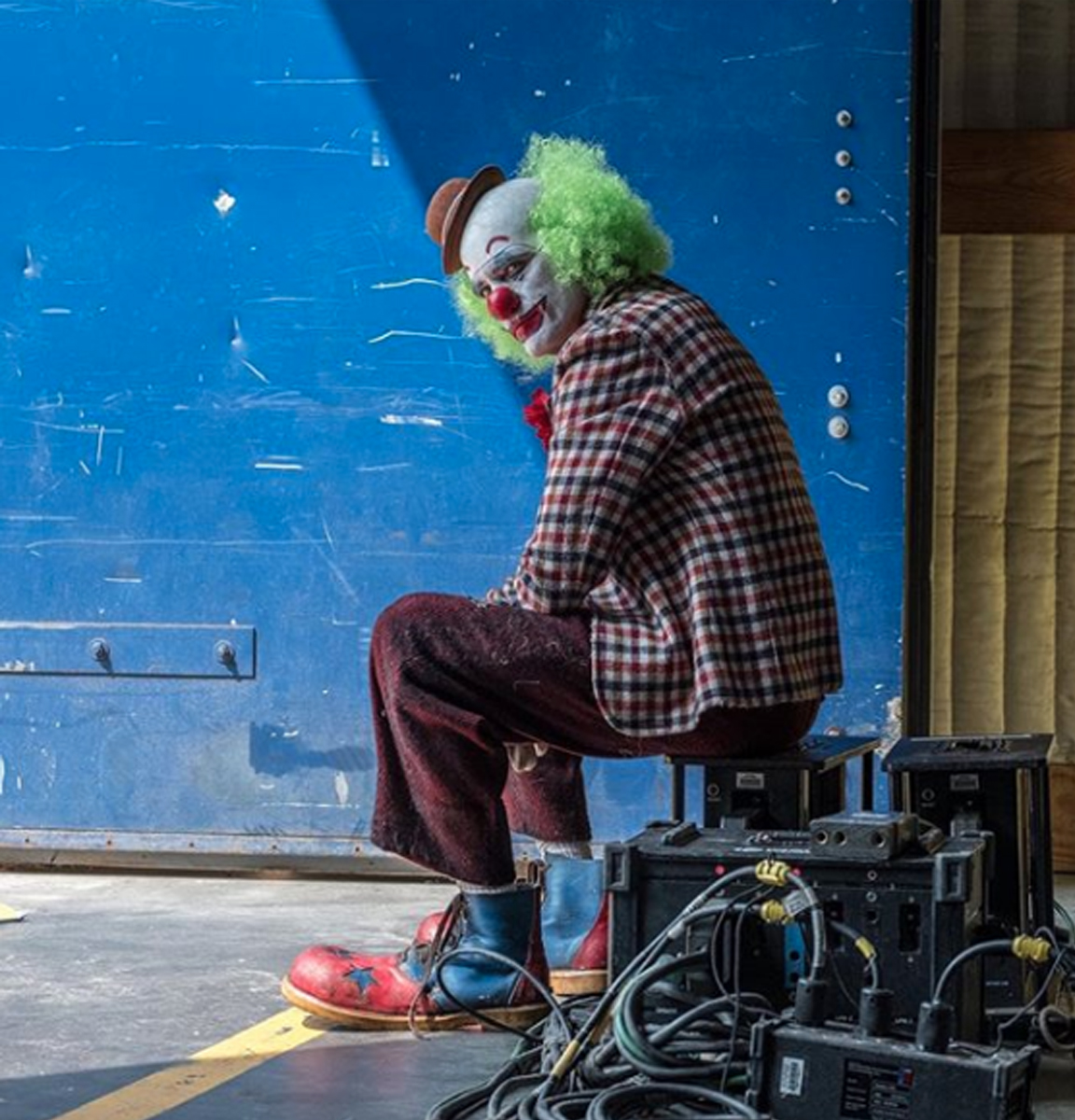 (Fotos) El Joker de Joaquin Phoenix será una mezcla de Pennywise y Brozo