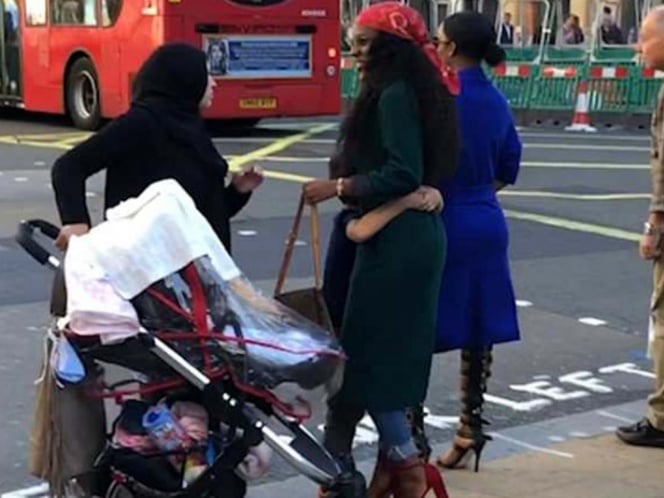 Pandilla de niños “asalta con abrazos” en las calles de Londres