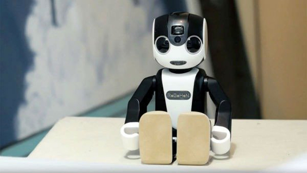 (Fotos) Un minirobot será el nuevo guía turístico en Japón