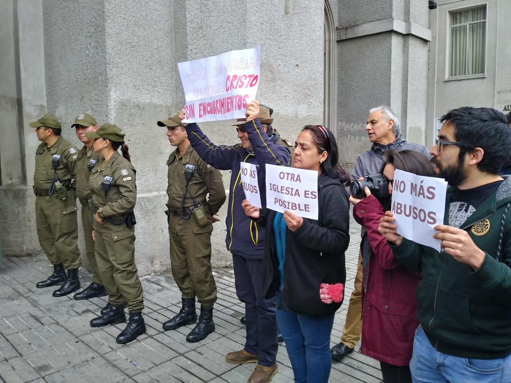 Concepción: Protestan contra abusos sexuales tras el Te Deum en la Catedral