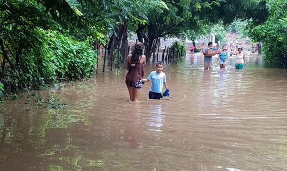 Fuertes lluvias en Nicaragua dejan nueve muertos y declaran alerta roja