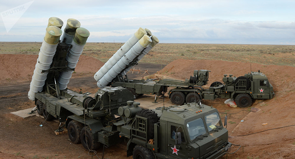 India y Rusia firman acuerdo para compra de misiles de defensa aérea S-400