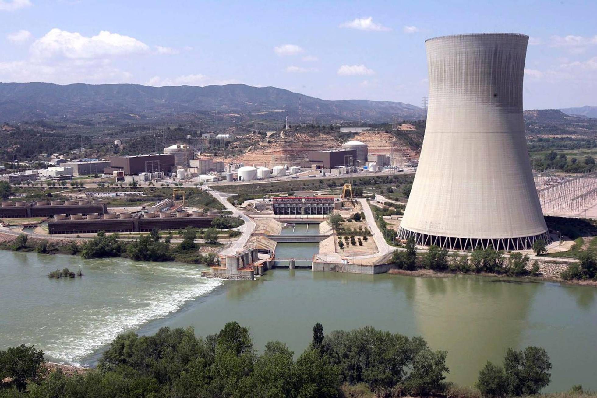 España admite existencia de seis áreas contaminadas por radiación