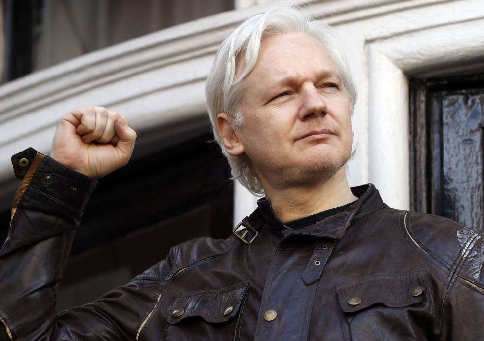 Estados Unidos chantajea a Ecuador para que entregue a Assange