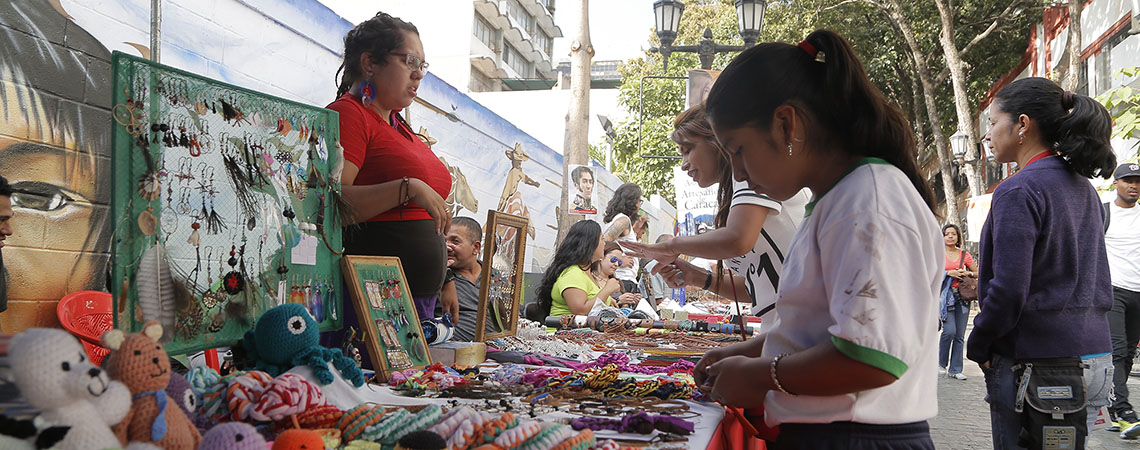 Caracas recibe noviembre con una gran feria artesanal de Navidad