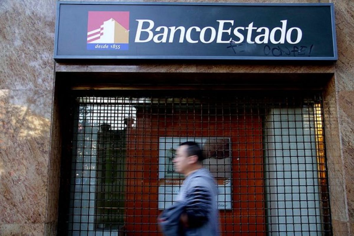 Sindicato Banco Estado Microempresas inició la primera huelga de su historia