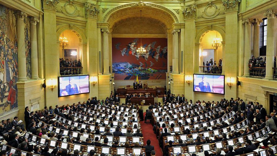 Gobierno de Colombia introduce en Congreso polémica reforma tributaria