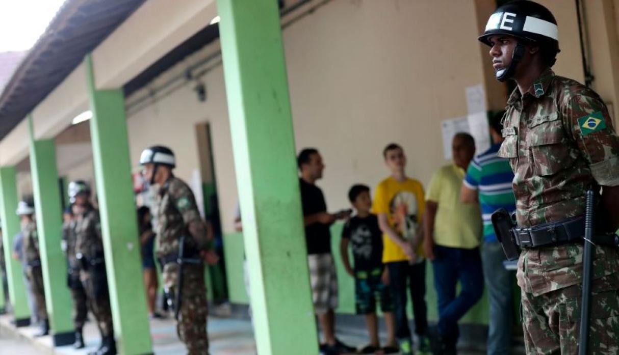 Médicos brasileños llaman a derrotar el fascismo en las urnas