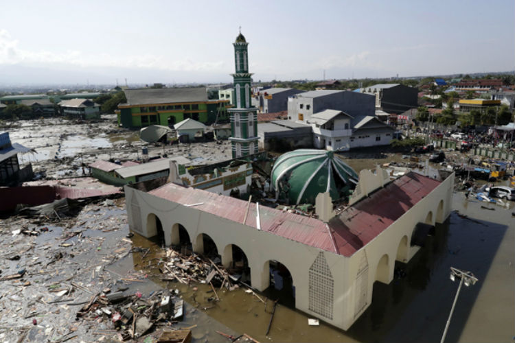 Asciende a 1.407 el número de muertos por el terremoto y el tsunami en Indonesia