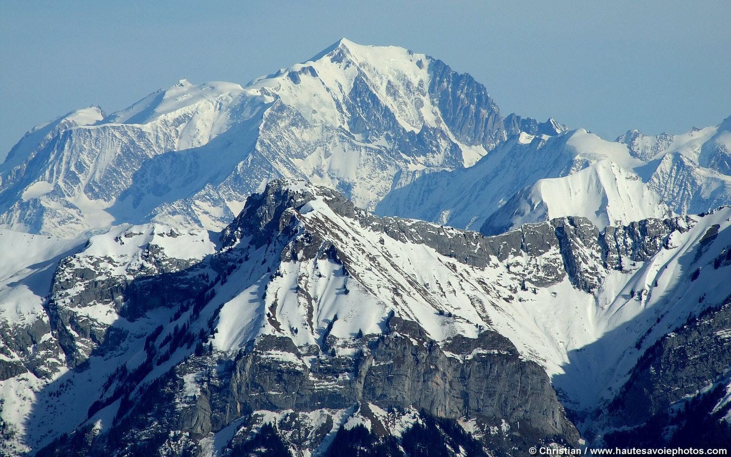 Tragedia: Alpinista se desploma a 400 metros  y muere frente a su hijo de 20 años