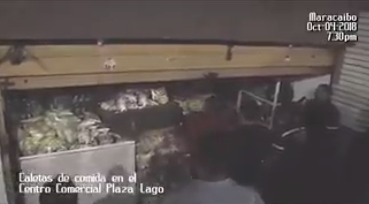 (Vídeo) Decomisaron 70 toneladas de alimentos acaparados en el Centro Comercial Plaza Lago