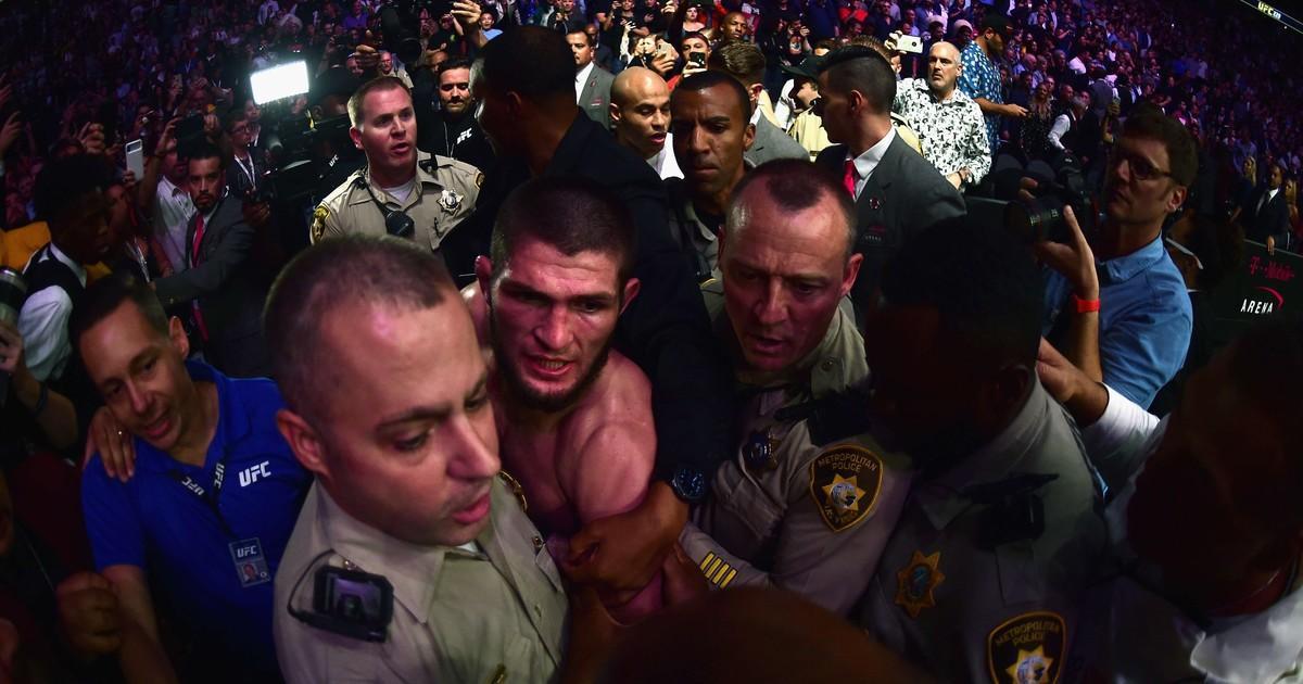 (Video) Vergonzoso final en la pelea más esperada del año en la UFC