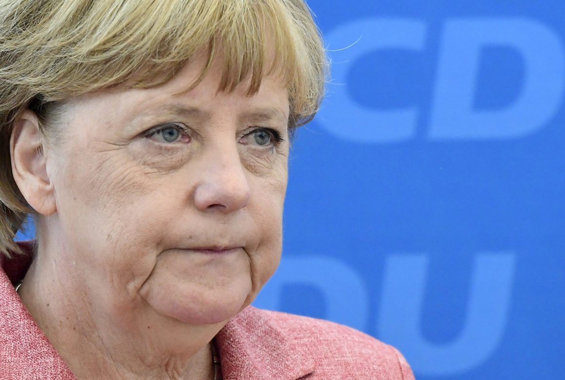 Ángela Merkel anuncia el fin de su vida política