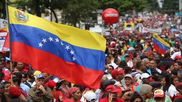 pueblo de Venezuela debe decidir su futuro dijo putin