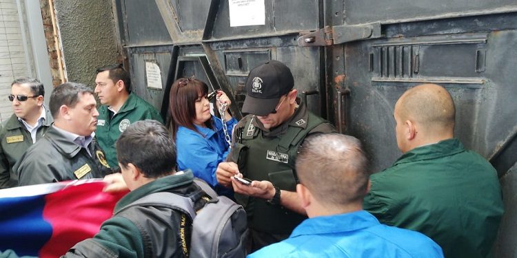 Gendarmes bloquearon por una hora acceso al Centro de Justicia: Exigen respuesta a su petitorio