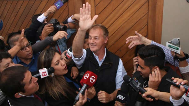 Jorge Muñoz es el virtual alcalde de Lima, según sondeos