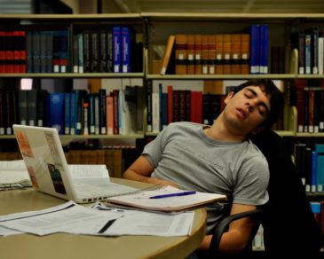 Narcolepsia: “Me quedo dormido sin poder controlarlo”, confiesa víctima de esta extraña enfermedad