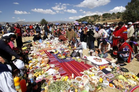 Indígenas peruanas piden al mundo respetar a la Madre Tierra