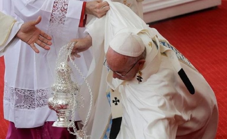 Papa Francisco sufre nueva caída en el Vaticano