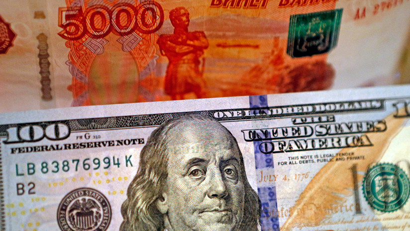 Rusia expulsará progresivamente el dólar de su economía por su seguridad