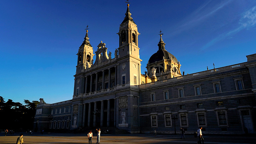 España podría cambiar ley para que Franco no pueda ser enterrado en la catedral de la Almudena