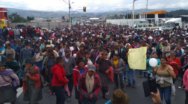 Indígenas y campesinos en Ecuador cerraron vías de Cotopaxi