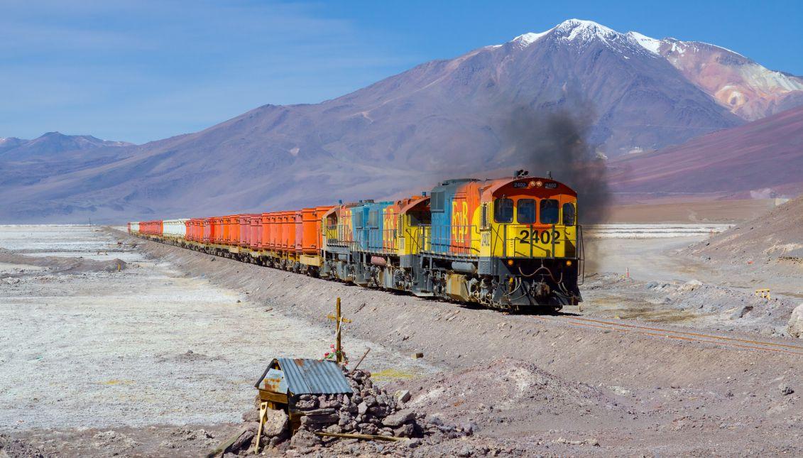 Bolivia defiende factibilidad de su tren biocéanico frente a otros proyectos similares