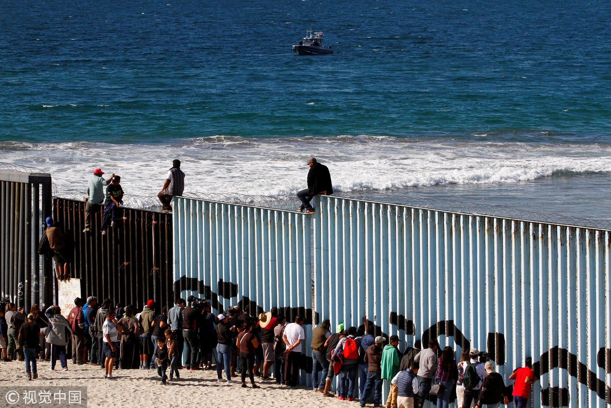 LLega primer grupo de la caravana de migrantes a la frontera entre EE.UU. y México