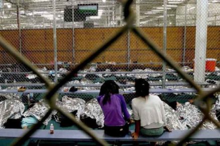 Más de un centenar de niños inmigrantes aún esperan por la unificación familiar en los Estados Unidos