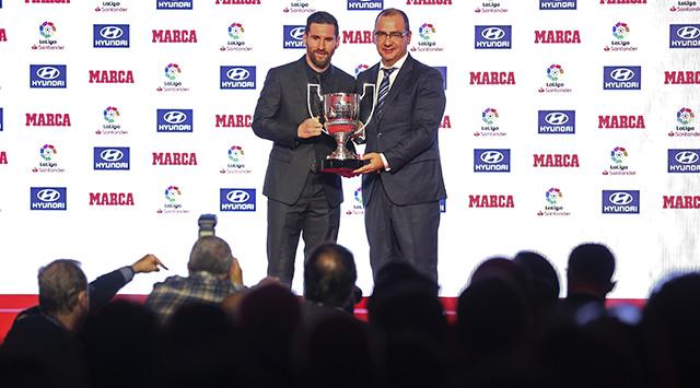 Lionel Messi galardonado como el mejor jugador de la Liga de España