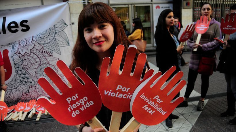 Aborto en Tres Causales: Bancada Comunista anuncia defensa de reglamento ante el Tribunal Constitucional