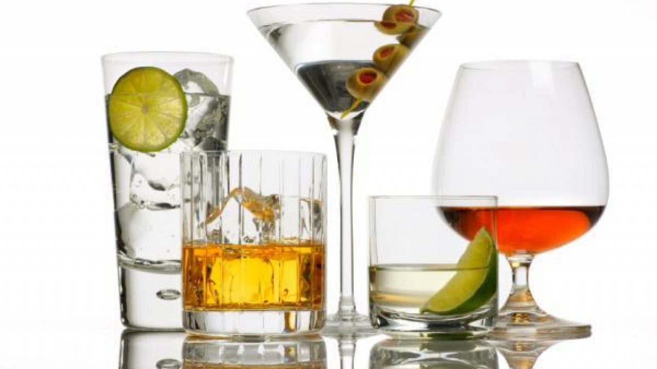 Se puede tomar una copa de vino con antibioticos