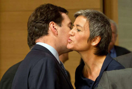 ¿De qué lado besas y abrazas a una persona? Conoce las nuevas revelaciones de un estudio