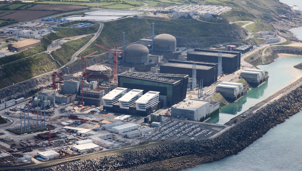 Francia cerrará 14 reactores nucleares en las próximas dos décadas