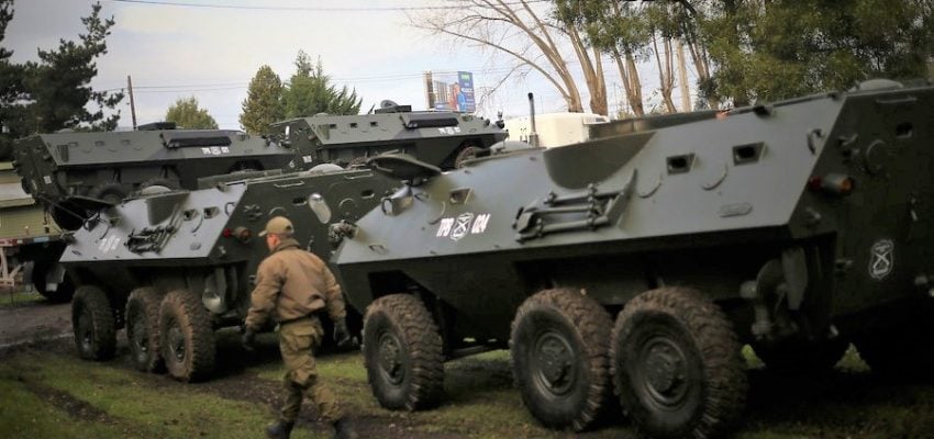 Contraloría declaró inconstitucional decreto de Piñera que buscaba mantener presencia militar en el Sur pese al término del Estado de Catástrofe