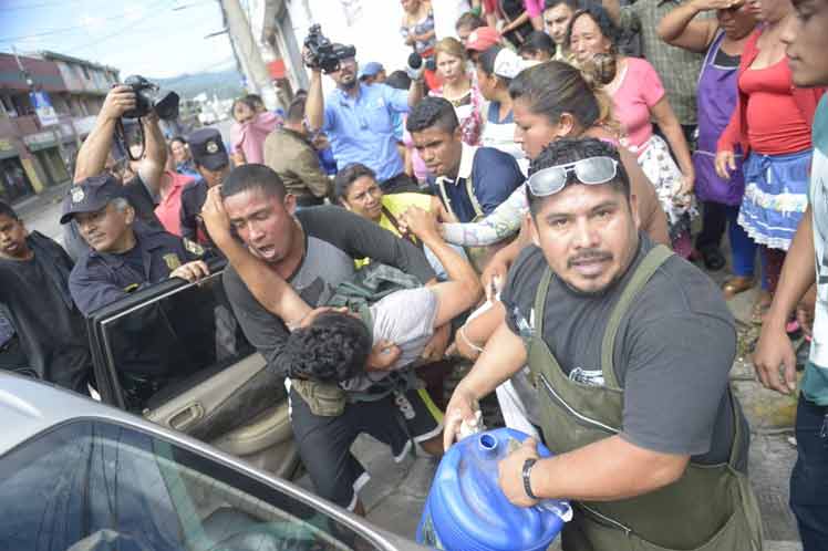 (Vídeo) FMLN señala como responsable del tiroteo al alcalde de Santa Tecla de El Salvador