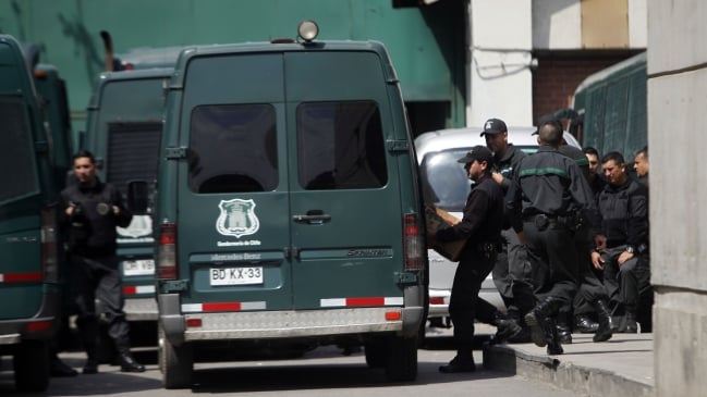 Dos gendarmes son investigados por muerte de joven condenado por el «caso bombas»