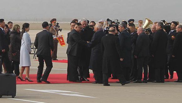 Kim Jong-un recibe en Pyongyang al presidente cubano Miguel Díaz-Canel