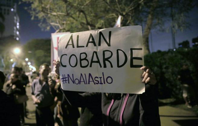 Uruguay tomará «el tiempo que sea necesario» para decidir sobre asilo de Alan García