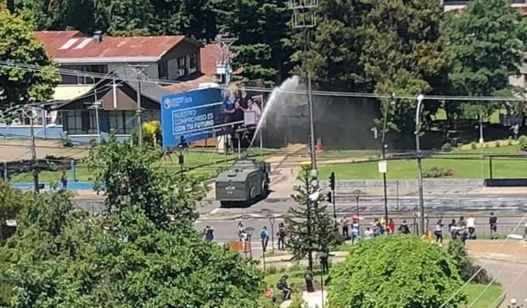 Estudiantes denuncian violenta represión en campus de la U. Católica de Temuco
