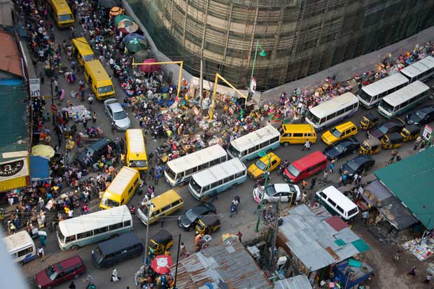 Urbanismo: Población crece más rápido que las ciudades, advierte especialista