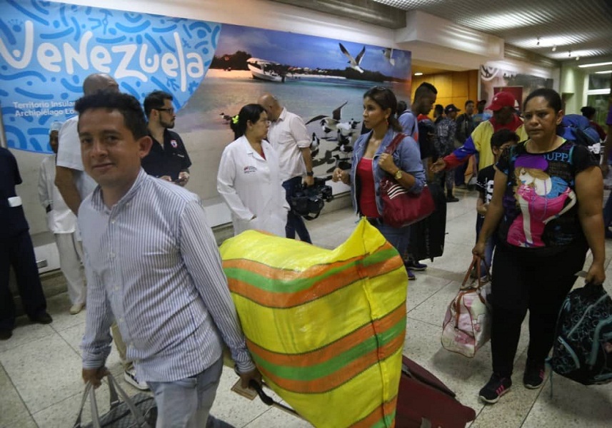 Vuelta a la Patria: Venezuela denuncia boicot internacional contra su plan de repatriación