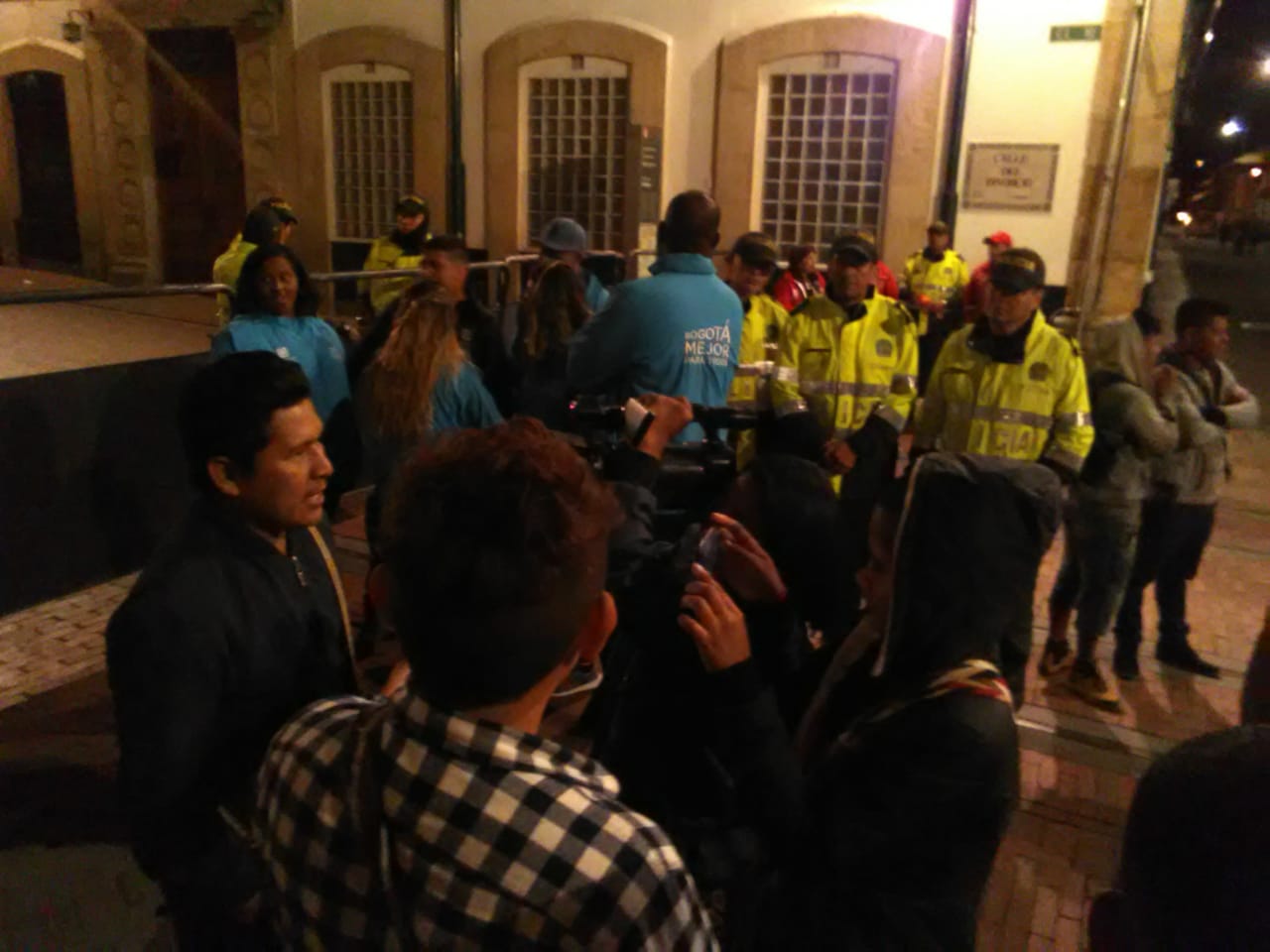 (Video) Denuncian obstrucción policial a manifestación indígena en Bogotá