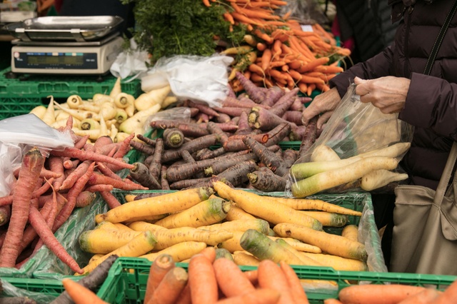 Mercado de la Zanahoria acumula casi 40 años de tradición en Suiza