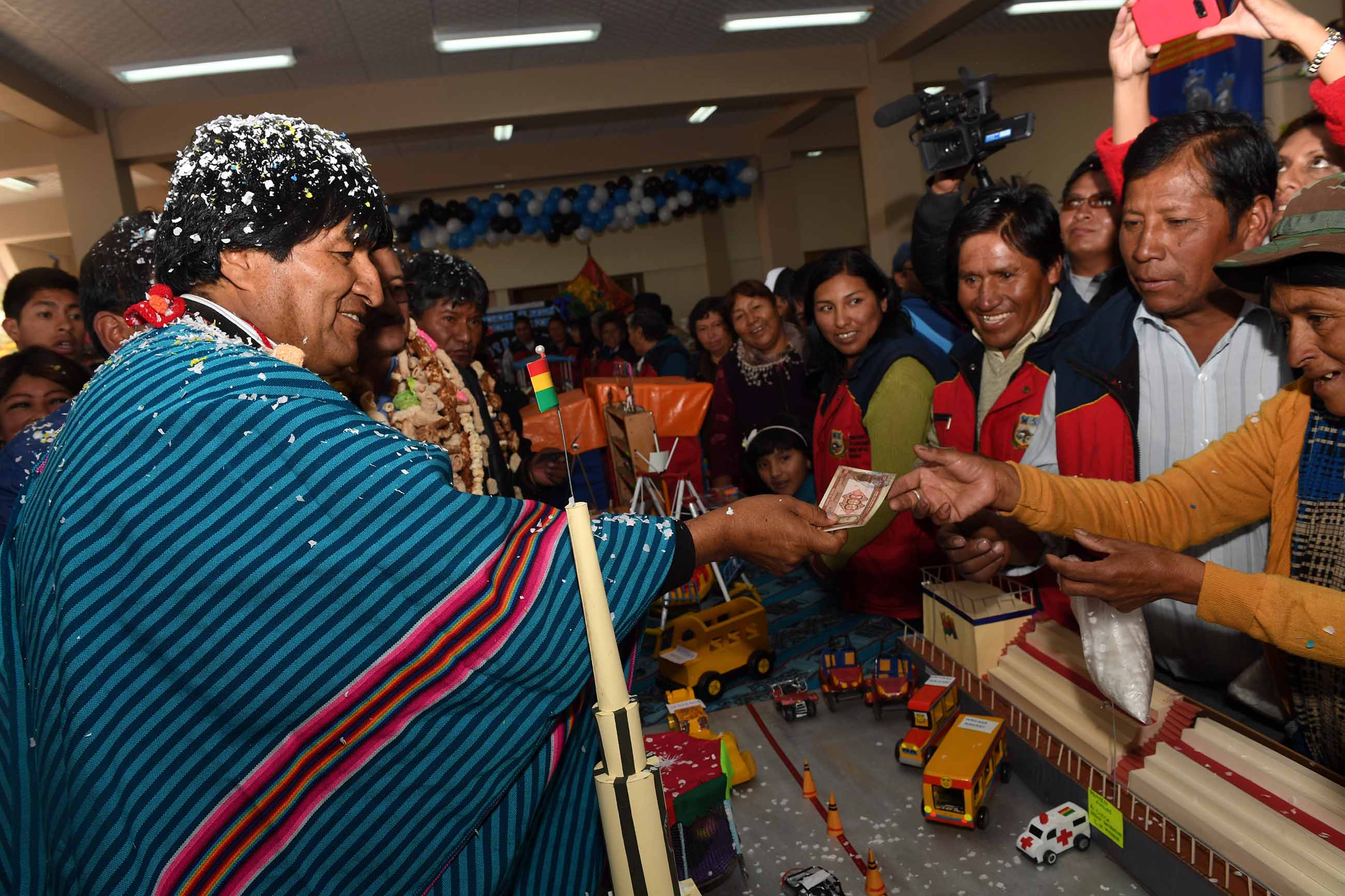 (Video) Gobierno de  Bolivia destina más de  21 de millones dólares para proyectos en comunidades indígenas