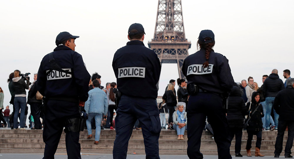 Policía francesa se rebela por bajos sueldos y exigente trabajo