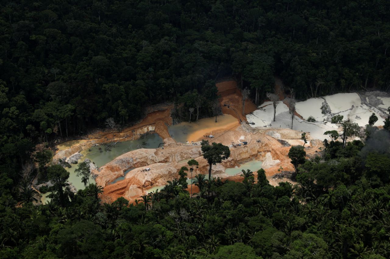 (Video) La minería ilegal se esparce en la Amazonía sin respetar ...